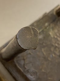 R&eacute;cipient &agrave; nourriture rituelle de type 'Fang Ding' en bronze &agrave; inscription, Chine, Song ou ant&eacute;rieur