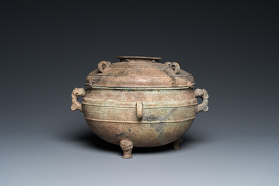 A rare Chinese bronze ritual 'Zhan' food vessel and cover, Spring and Autumn period