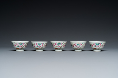 Five Chinese famille rose 'nine peaches' bowls and a balsam pear plate, Ju Ren Tang 居仁堂製 mark, 19/20th C.
