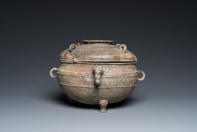 A rare Chinese bronze ritual 'Zhan' food vessel and cover, Spring and Autumn period