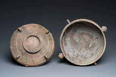 A rare Chinese bronze ritual 'Zhan' food vessel and cover, Spring and Autumn period