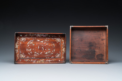 Twee met parelmoer ingelegde houten plateaus, twee opiumschotels en een lijst, China en/of Vietnam, 19e eeuw