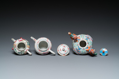 Trois th&eacute;i&egrave;res en porcelaine de Chine famille rose, Yongzheng/Qianlong