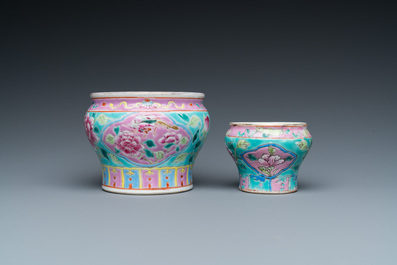 Deux bols en porcelaine de Chine famille rose pour le march&eacute; Straits ou Peranakan, 19&egrave;me