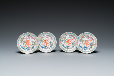 Quatre coupes et un bol en porcelaine de Chine famille rose pour le march&eacute; Straits ou Peranakan, marque de Qianlong, 19&egrave;me