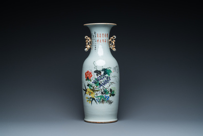 Vase en porcelaine de Chine qianjiang cai, sign&eacute; Yu Xunmei 余恂美, dat&eacute; 1911, marque de Tongzhi