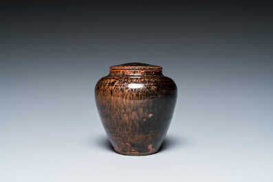 A Japanese Takatori stoneware tea caddy and cover, Edo, 17/18th C.
