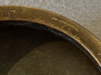 Een Chinese bronzen wierookbrander, Xuande merk, 18e eeuw