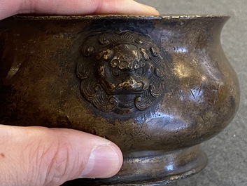 A Chinese bronze censer, Xuande mark, 18/19th C.