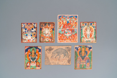 Een uitgebreide collectie van 61 tsaklis op katoen en papier, Tibet en/of Mongoli&euml;, 18/20e eeuw