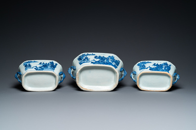 Service &agrave; 53 pi&egrave;ces en porcelaine de Chine en bleu et blanc, Qianlong