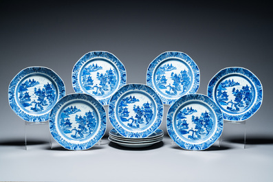 Een Chinees blauw-wit 53-delig servies, Qianlong