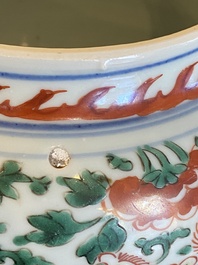Jarre en porcelaine de Chine wucai &agrave; d&eacute;cor de lions bouddhistes, Shunzhi