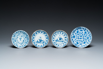 Elf Chinese blauw-witte schotels, zeven koppen en een kom, Kangxi/Qianlong