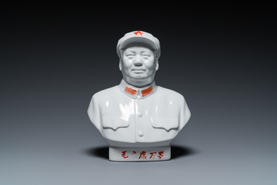 Een Chinese wit-geglazuurde buste van Mao Zedong, Culturele Revolutie