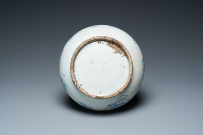 A Korean blue and white 'dragon' bottle vase, Joseon, 18/19th C.