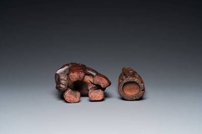 Une sculpture d'un &eacute;l&eacute;phant et une de Shou Lao en bois de bambou, Chine, 19/20&egrave;me