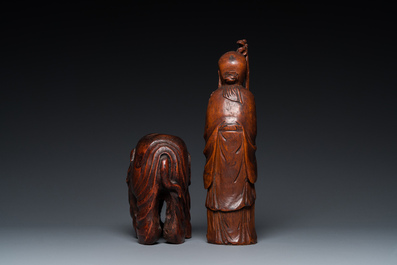 Une sculpture d'un &eacute;l&eacute;phant et une de Shou Lao en bois de bambou, Chine, 19/20&egrave;me