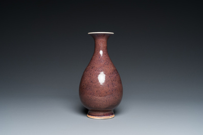 A Chinese speckled liver-red 'yuhuchunping' vase, 19th C.