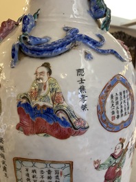 Een fraaie Chinese famille rose 'Wu Shuang Pu' vaas, 19e eeuw