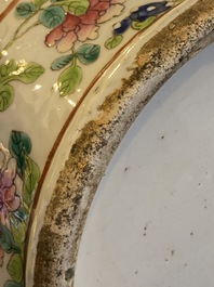 Vase en porcelaine de Chine famille rose &agrave; d&eacute;cor 'Wu Shuang Pu', 19&egrave;me