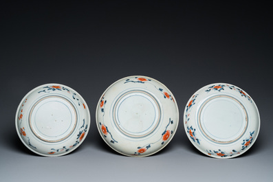 Trois plats en porcelaine Imari de Japon, Edo, 17/18&egrave;me