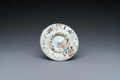 Rejet de four en porcelaine de Cor&eacute;e form&eacute; d'un vase effondr&eacute;, Joseon, 18/19&egrave;me