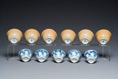 Elf Chinese blauw-witte koppen en tien schotels, Kangxi