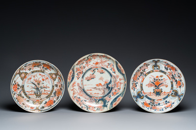 Three Japanese Imari dishes, Edo, 17/18th C.