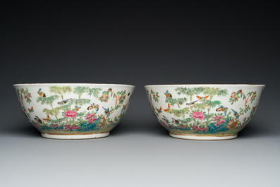 A pair of Chinese Canton famille rose bowls, 19th C.