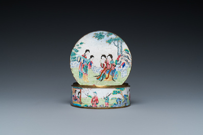 Un vase, une bo&icirc;te couverte et une coupe aux dragons en &eacute;maux de Canton, Qianlong et post&eacute;rieur