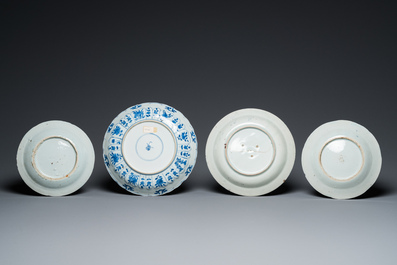 Belle collection de porcelaines de Chine, la majorit&eacute; en bleu et blanc, Kangxi et post&eacute;rieur