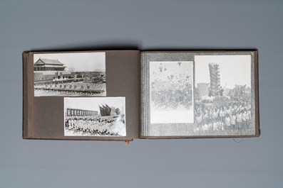 Een album met foto's van een bezoek aan China tijdens de Culturele Revolutie, ca. 1965