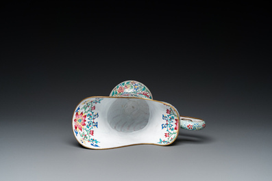 A Chinese Canton enamel shell-shaped basin and a helmet-shaped ewer, Qianlong