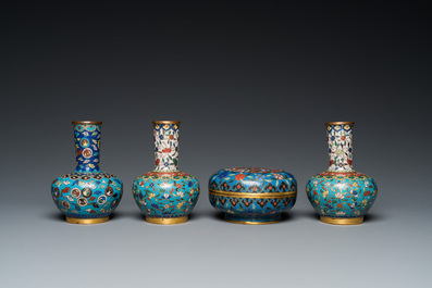 Three Chinese cloisonn&eacute; vases and a covered box, 19/20th C.