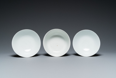 Three Chinese blue and white 'Bleu de Hue' bowls and two dishes for the Vietnamese market, 19th C.