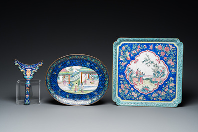 Two Chinese Canton enamel dishes, a ewer, a mirror handle and a stacking box, 18/19th C.