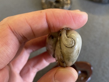 A Chinese jade brush pot, a bangle and two carvings, 19/20th C.