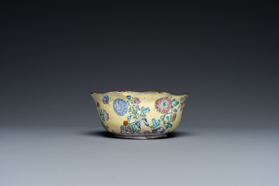 A Chinese yellow-ground Canton enamel bowl, Yongzheng/Qianlong