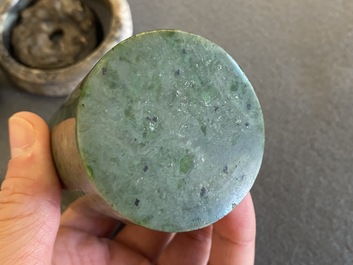 A Chinese jade brush pot, a bangle and two carvings, 19/20th C.