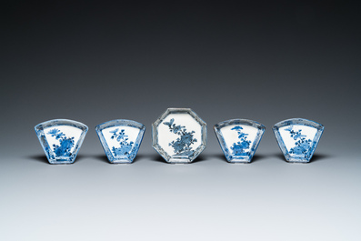 A Japanese blue and white Arita nine-piece sweetmeat set in its original lacquer box, Edo, 17/18th C.