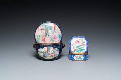 Two Chinese Canton enamel boxes and covers and a plaque, 19/20th C.