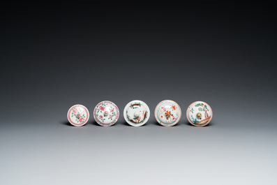 Vijf Chinese famille rose theepotten, Yongzheng/Qianlong