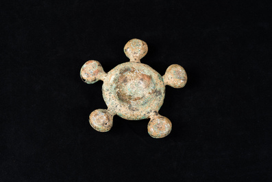 Cloche de cheval d&eacute;corative en bronze archa&iuml;que, Chine, Zhou de l'Ouest, ca. 8e av. J.-C.