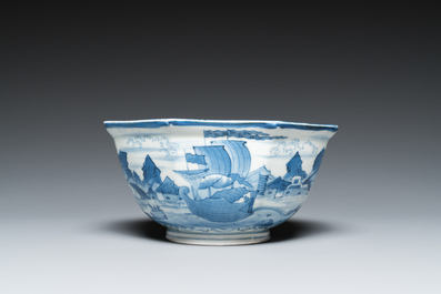Een octagonale blauw-witte Japanse Arita 'van Frytom' kom, Chenghua merk, Edo, 18e eeuw