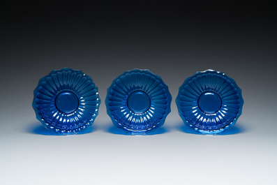 Three Chinese blue Beijing glass dishes, 19/20th C.