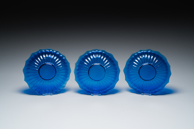 Three Chinese blue Beijing glass dishes, 19/20th C.