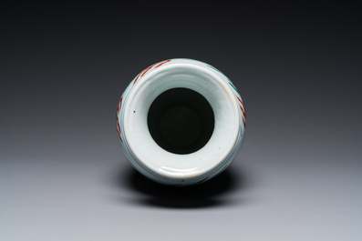 Een Chinese wucai vaas met een kylin en een feniks, Transitie periode