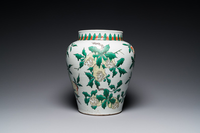 A Chinese wucai 'Three abundances' or 'Sanduo' vase, Transitional period