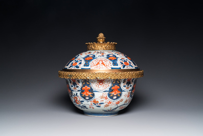 A large Japanese gilt bronze-mounted Imari bowl and cover, Edo, 18th C.